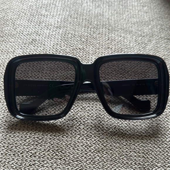 Loewe Black Oversized Sunglasses with Gold Accents - Picture 1 of 10